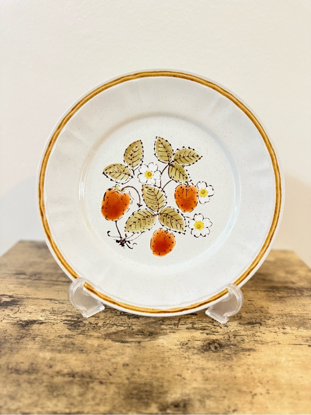 Americana Hearthside “Berries ’n Cream” Handpainted Stoneware | Set of 2 - Picture 6 of 11